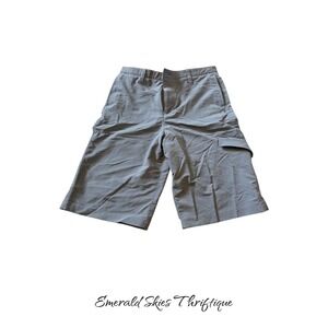 Youth under armour golf shorts size 18. Loose fit Free shipping